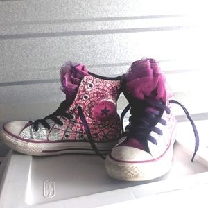 Converse Jr. Size 12 Super cute